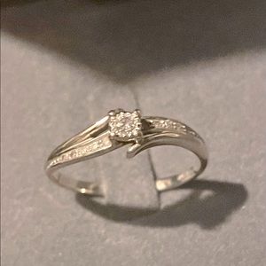 Ann Louise White Gold Promise Ring sz 6.5 Diamond